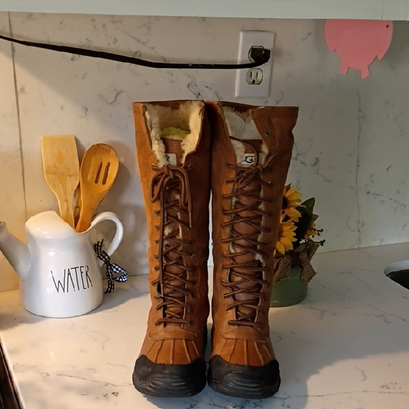 UGG EVENT WATERPROOF TALL BOOTS WOMEN'S - Picture 1 of 10